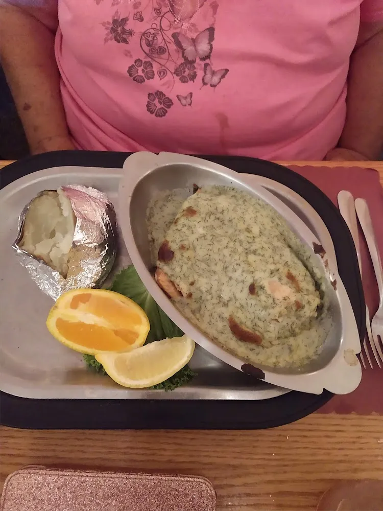 Poached Salmon with Dill Sauce